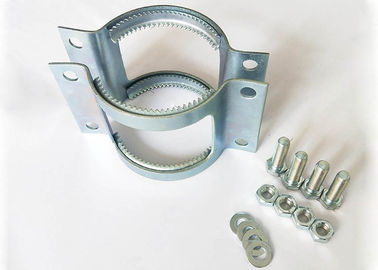 Scriva un collare a macchina della presa di SML che coppia i morsetti di tubo d'acciaio resistenti per gli accessori per tubi